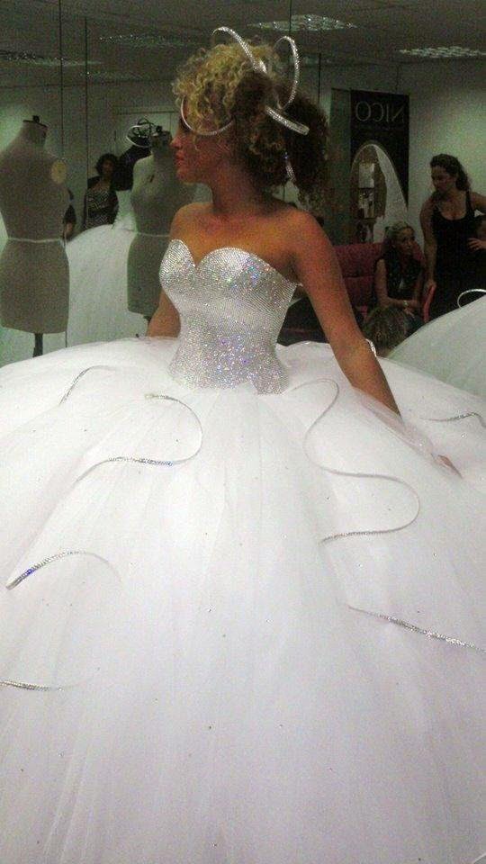 World's Most Expensive Bridal Dresses [Price In Million Dollars] B